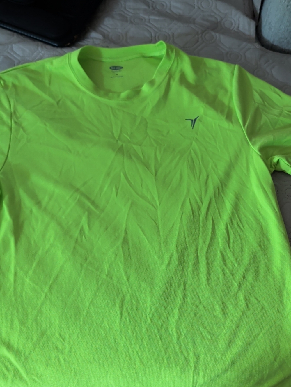 Old Navy Men's Neon Green Short Sleeve Performance Tee